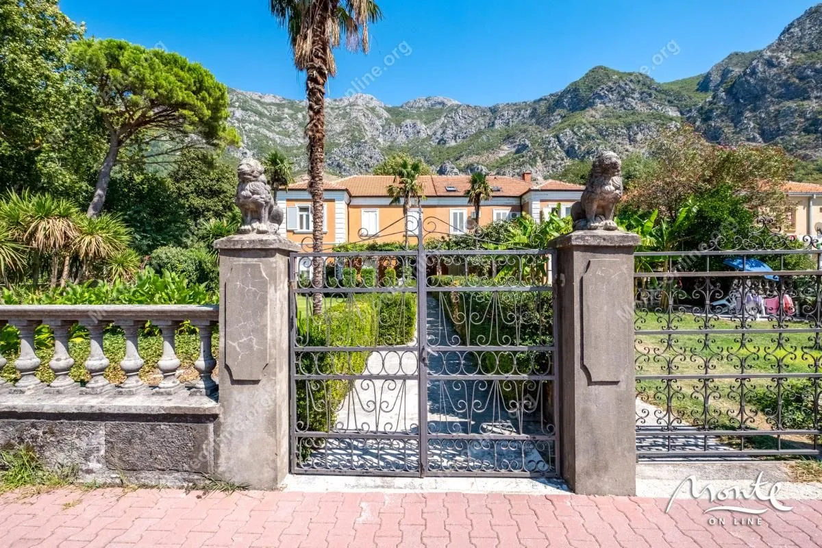 Sale, house, 112m², Risan, Kotor