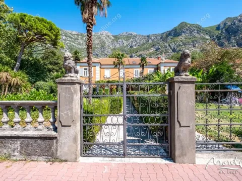 Prodaja, kuća, 112m², Risan, Kotor - image 2