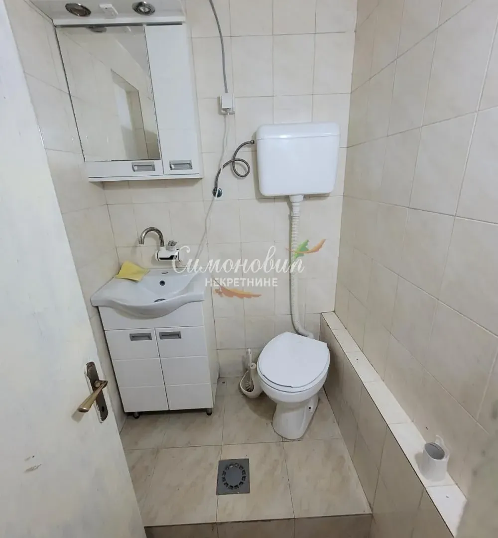 Izdavanje, poslovni prostor, 160m², Ledine, Beograd