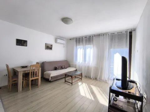 Izdavanje, jednosoban stan, 40m², Dalmatinska ulica, Podgorica - image 13