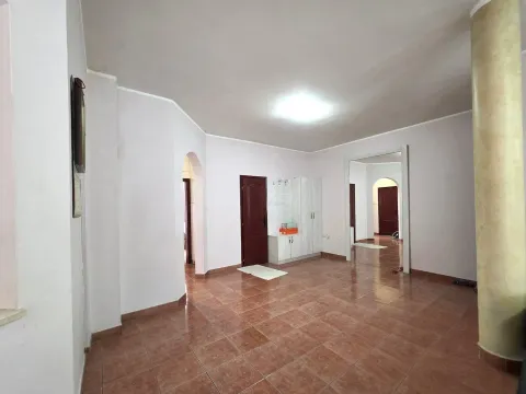 Rent, office space, 108m², Stara Varoš, Podgorica - image 2