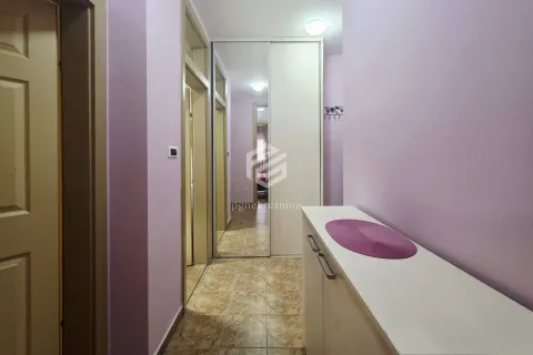 Rent, one bedroom apartment, 43m², Stari Aerodrom, Podgorica - image 9