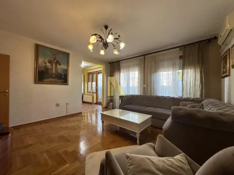 Prodaja, trosoban stan, 97m², Centar, Novi Sad - image 2
