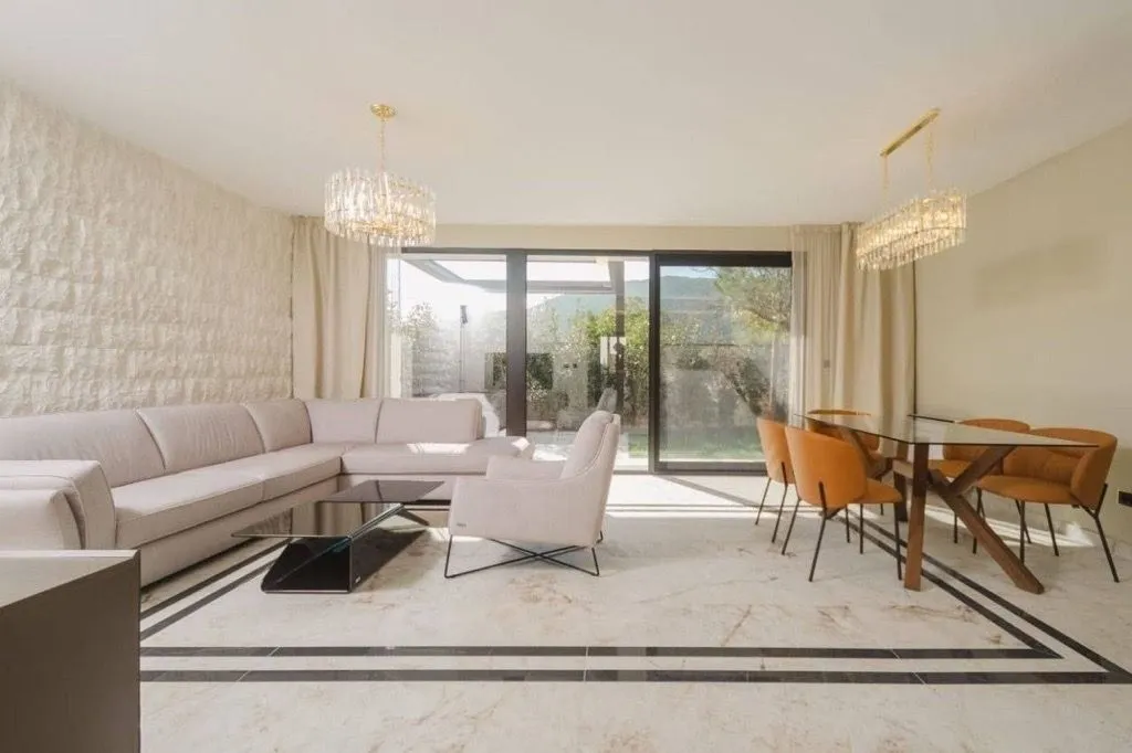 Prodaja, kuća, 170m², Lastva Grbaljska, Kotor