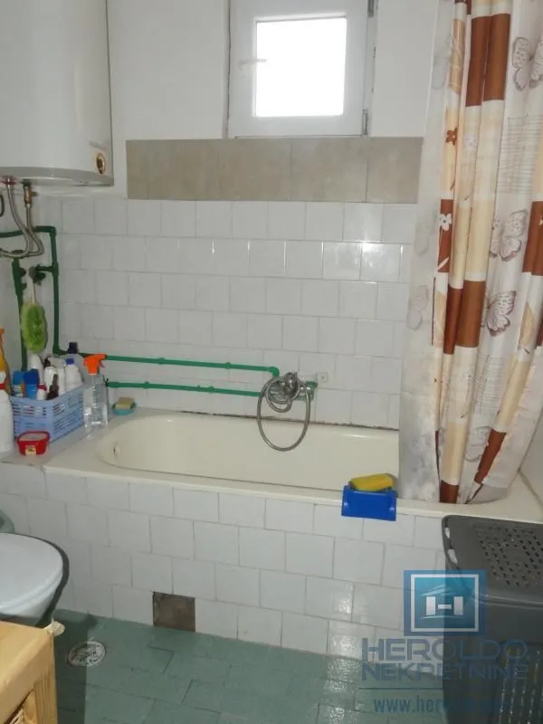 Prodaja, kuća, 279m², Strelište, Jagodina