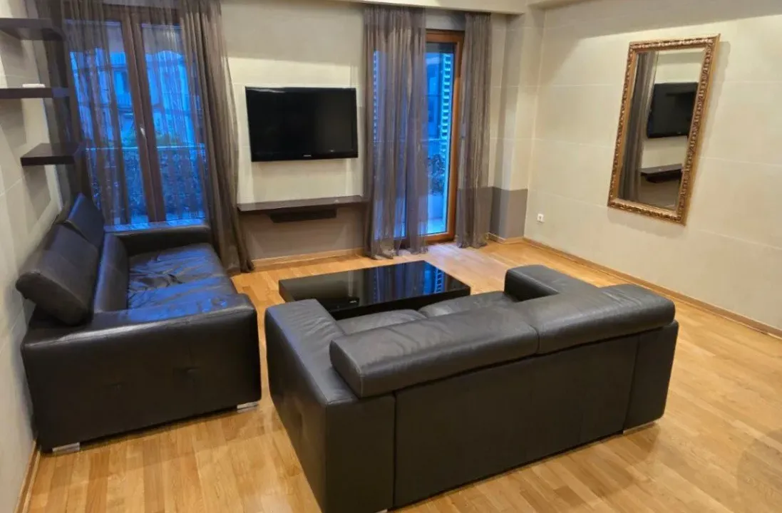Izdavanje, dvosoban stan, 55m², Centar, Podgorica