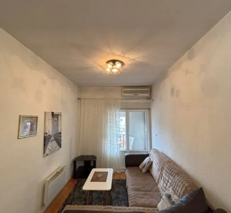 Izdavanje, jednosoban stan, 40m², Stari Aerodrom, Podgorica