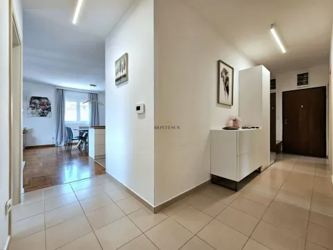 Rent, three bedroom apartment, 103m², Centar, Budva - image 9