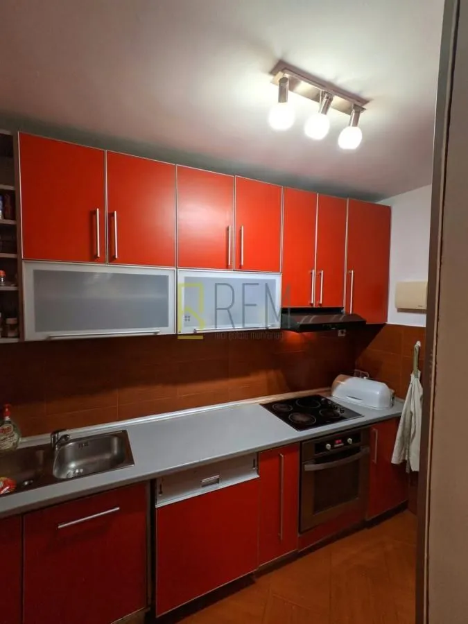 Prodaja, trosoban stan, 80m², Stari Aerodrom, Podgorica