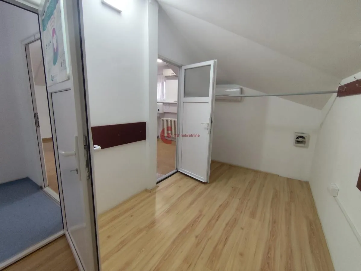 Rent, office space, 320m², Centar, Subotica