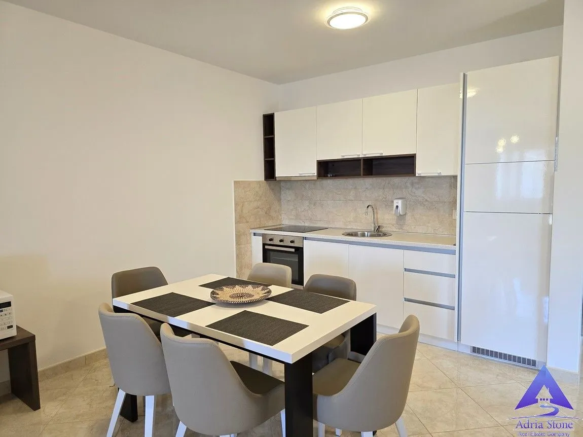 Prodaja, trosoban stan, 107m², Bečići, Budva