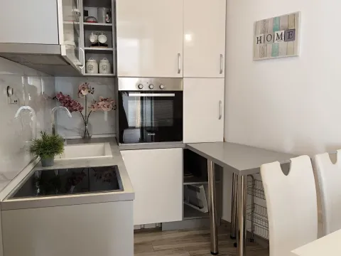 Prodaja, garsonjera, 35m², Bečići, Budva - image 4