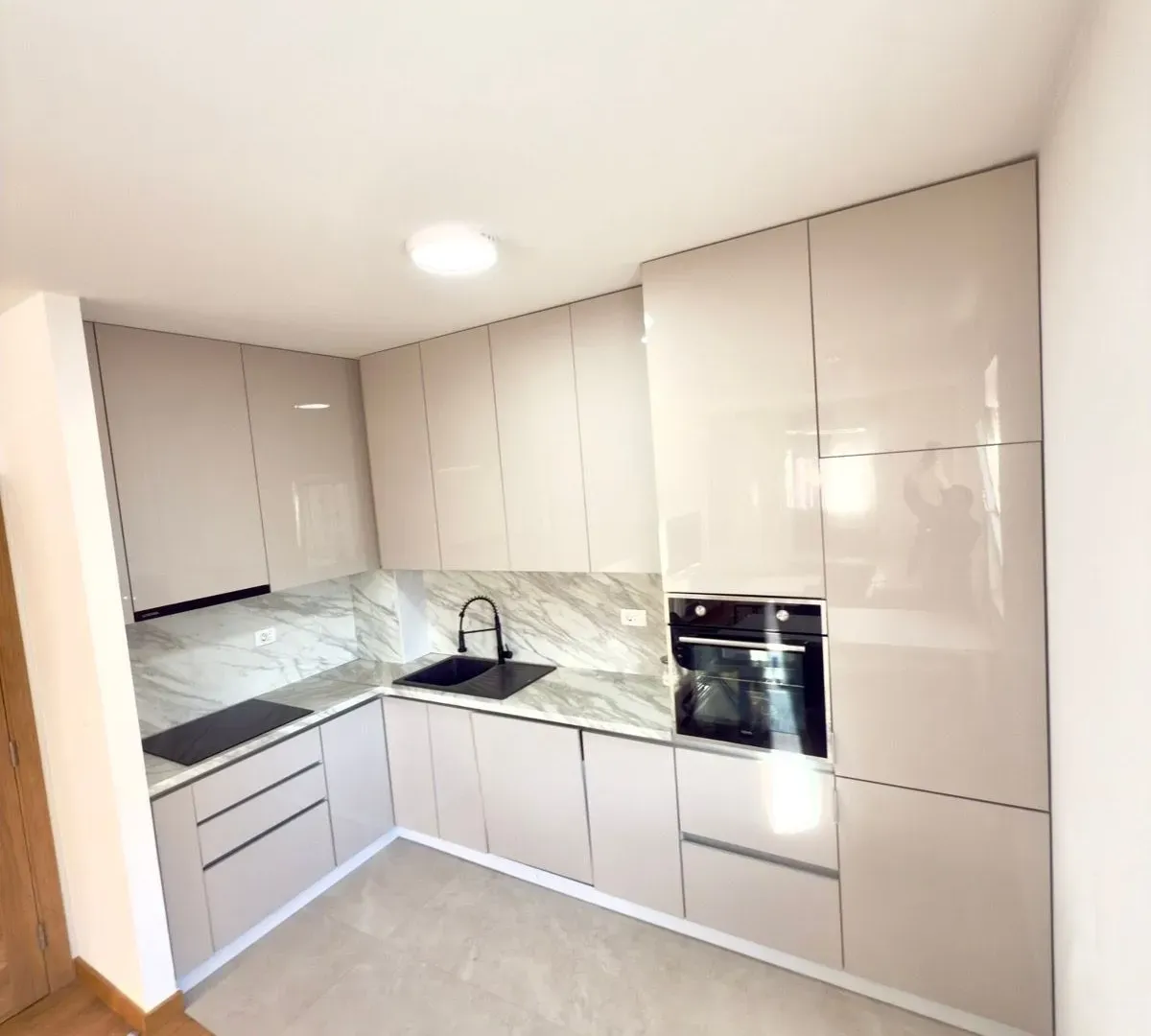 Izdavanje, dvosoban stan, 70m², City Kvart, Podgorica