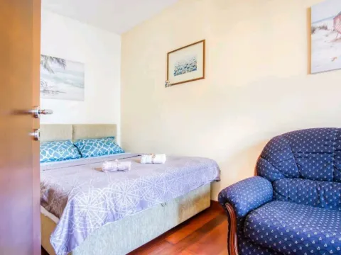 Rent, one bedroom apartment, 52m², Budva, Crna Gora - image 4