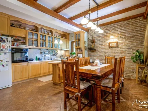 Sale, house, 305m², Orahovac, Kotor - image 19