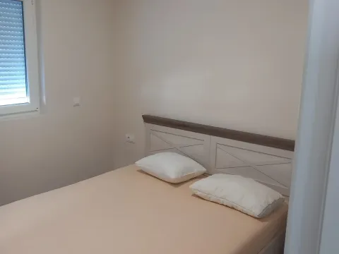 Rent, one bedroom apartment, 50m², Kalimanj, Tivat - image 6