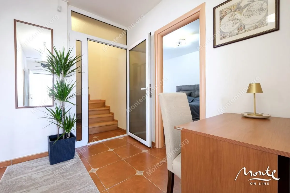 Prodaja, kuća, 210m², Krašići, Tivat