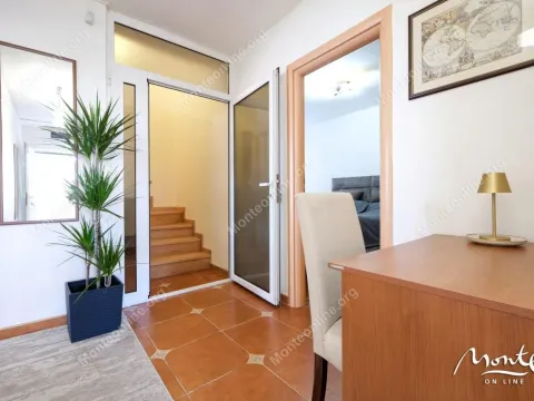 Prodaja, kuća, 210m², Krašići, Tivat - image 21