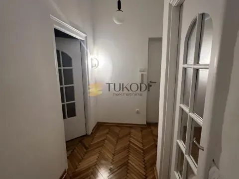 Izdavanje, jednosoban stan, 35m², Andrićev Venac, Beograd - image 3