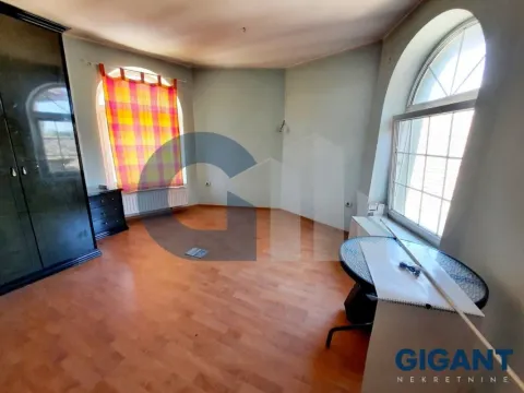 Sale, house, 355m², Surčin (mesto), Surčin - image 5