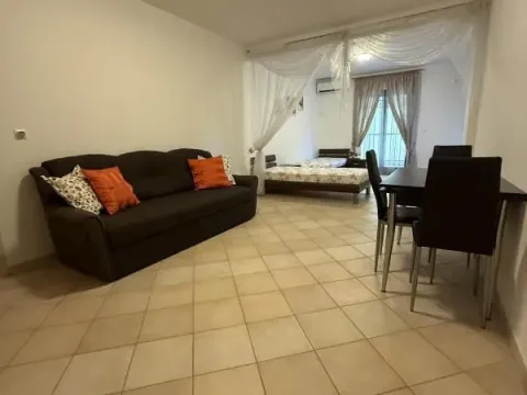 Sale, three bedroom apartment, 99m², Petrovac, Budva - image 9