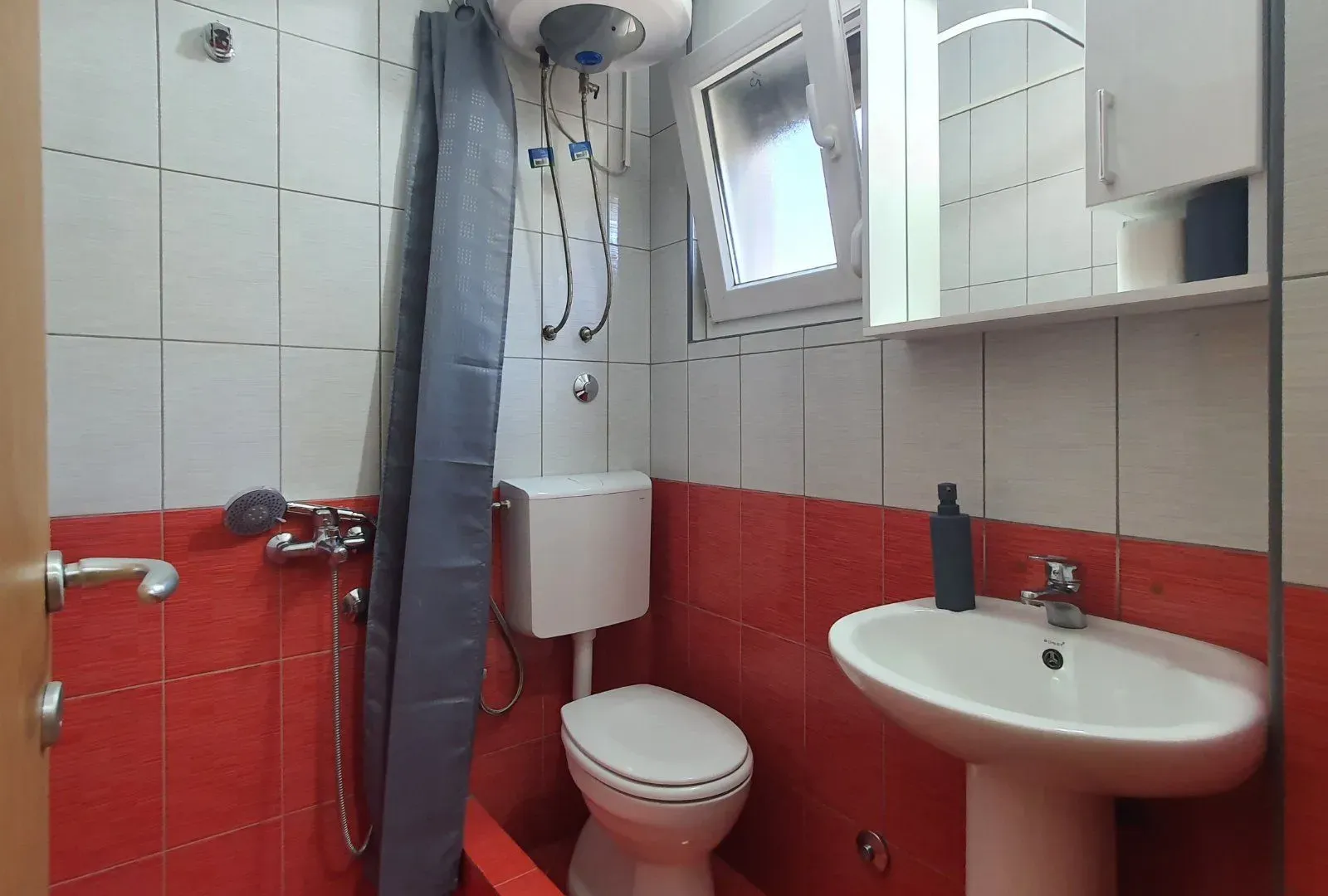 Rent, studio apartment, 26m², Malo Brdo, Podgorica