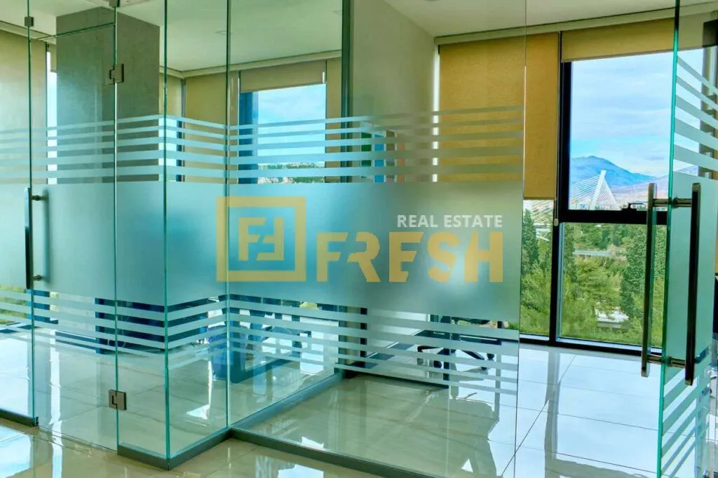Rent, office space, 250m², Preko Morače, Podgorica