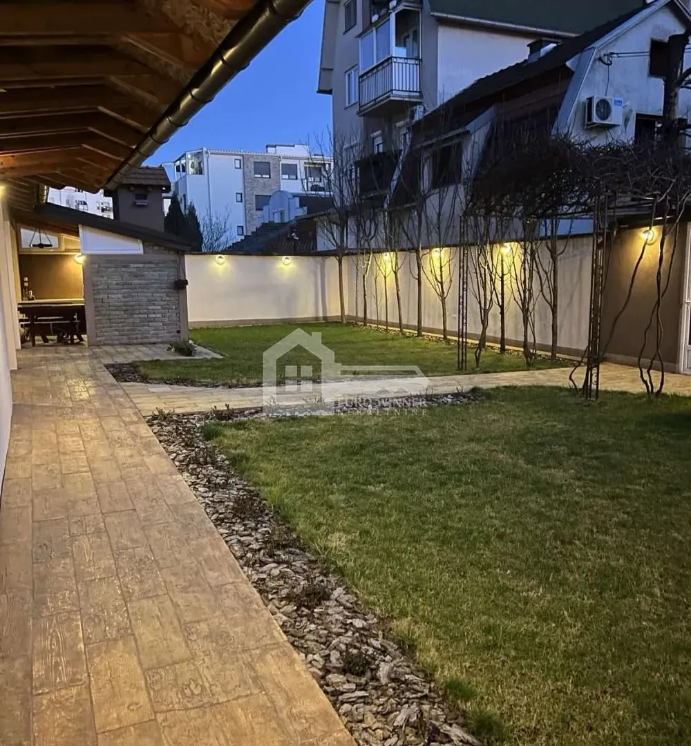 Prodaja, kuća, 162m², Zemun Gornji Grad, Zemun Sve Podlokacije