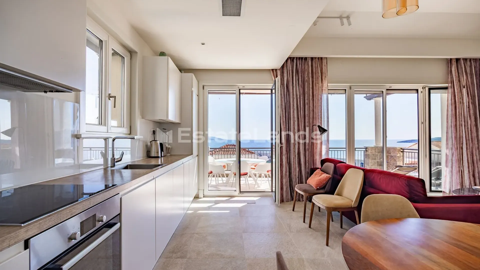 Izdavanje, dvosoban stan, 100m², Luštica Bay, Tivat