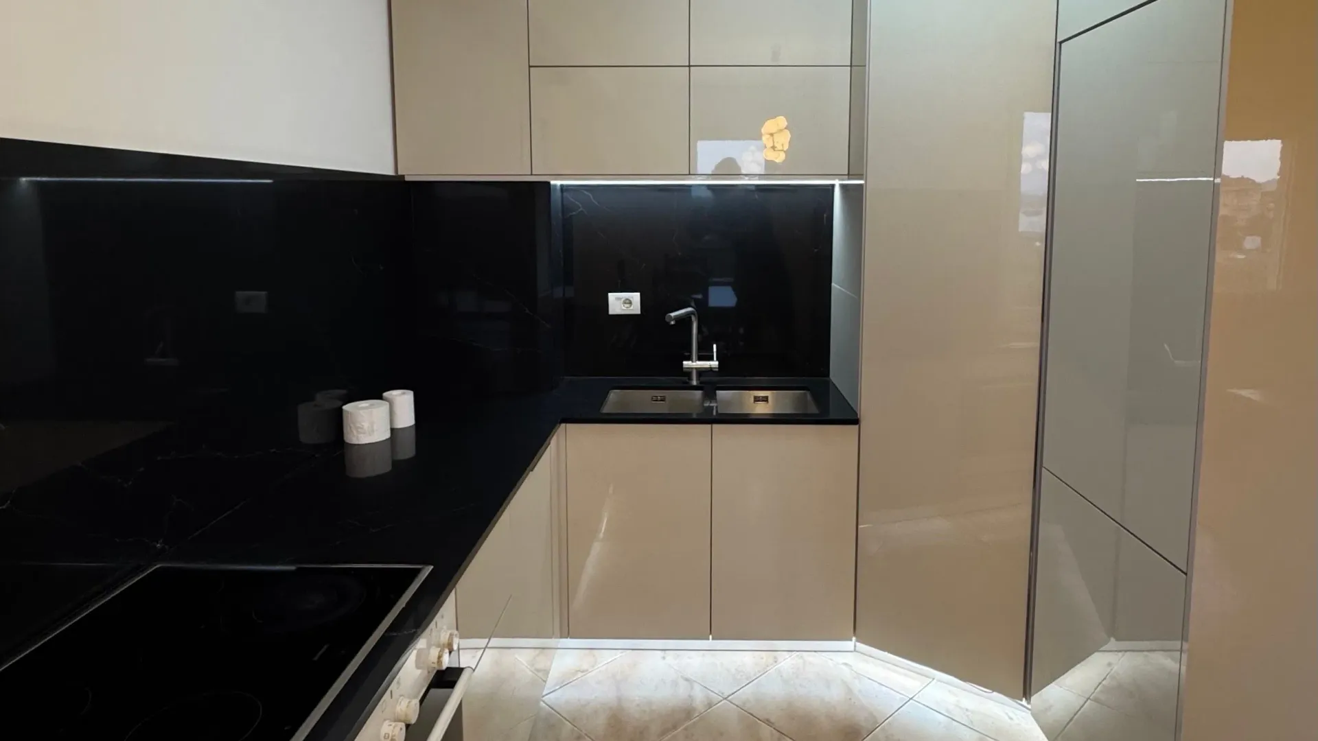 Rent, three bedroom apartment, 92m², 1 maj, Podgorica