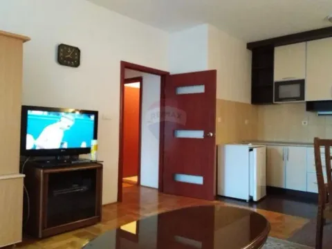 Izdavanje, jednosoban stan, 39m², Blok 9, Podgorica - image 2