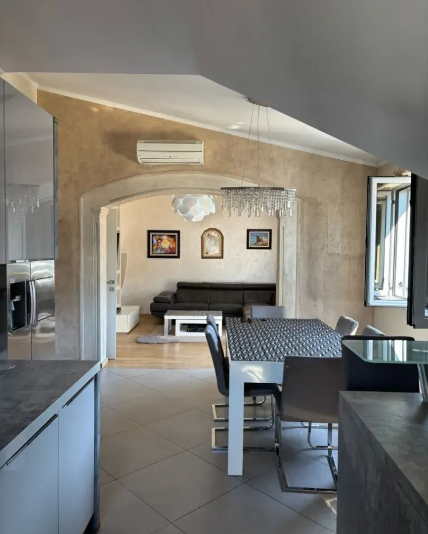 Sale, two bedroom apartment, 100m², Dobrota, Kotor