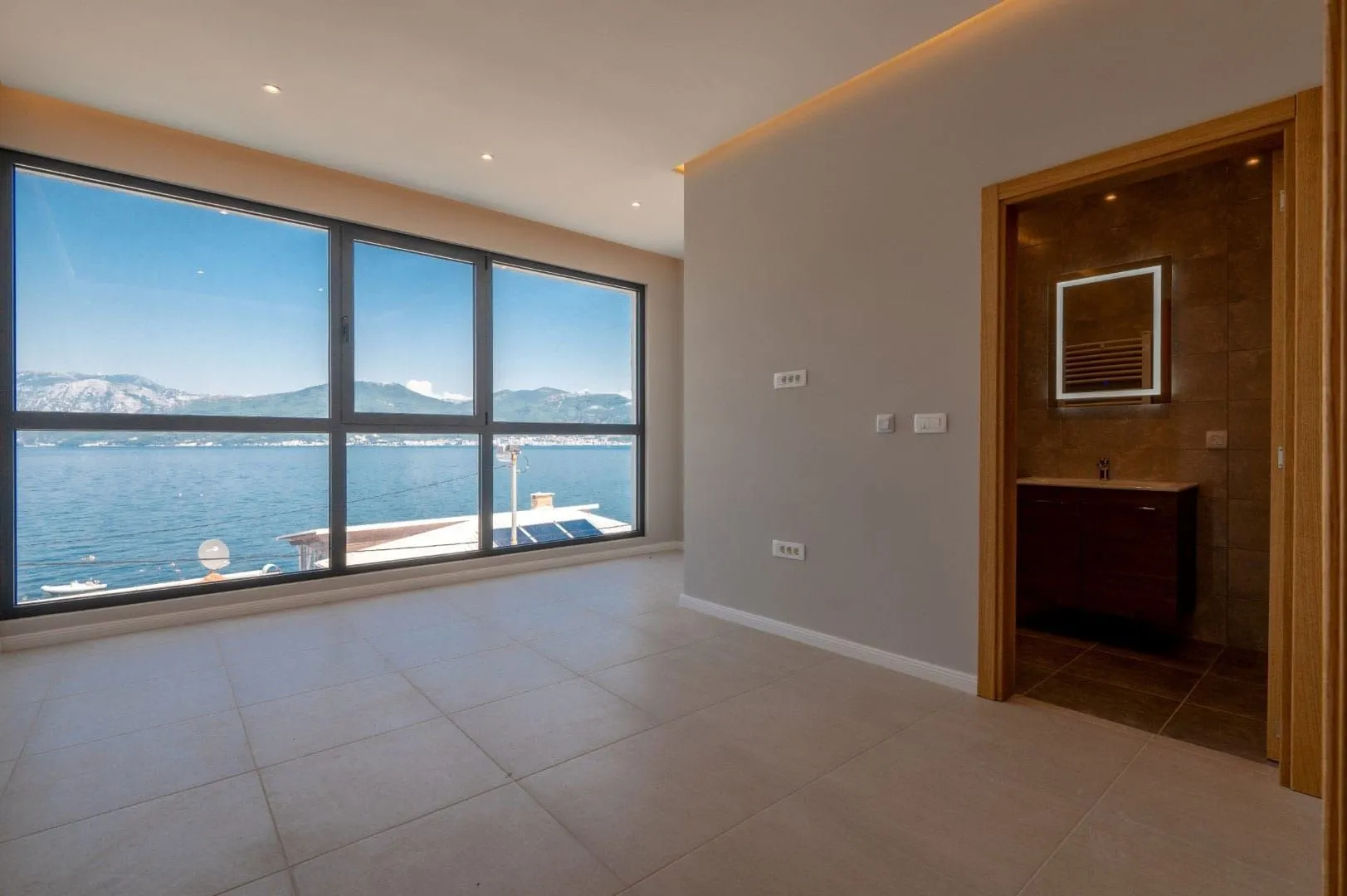 Prodaja, kuća, 200m², Krašići, Tivat