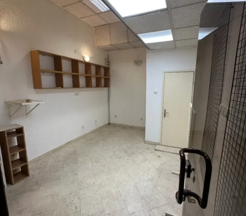 Izdavanje, poslovni prostor, 15m², Preko Morače, Podgorica