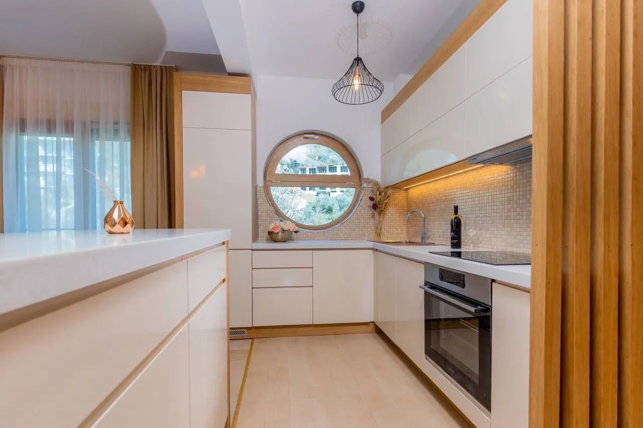 Sale, three bedroom apartment, 110m², Pržno, Budva