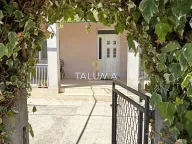 Izdavanje, dvosoban stan, 90m², Stari Aerodrom, Podgorica - image 12