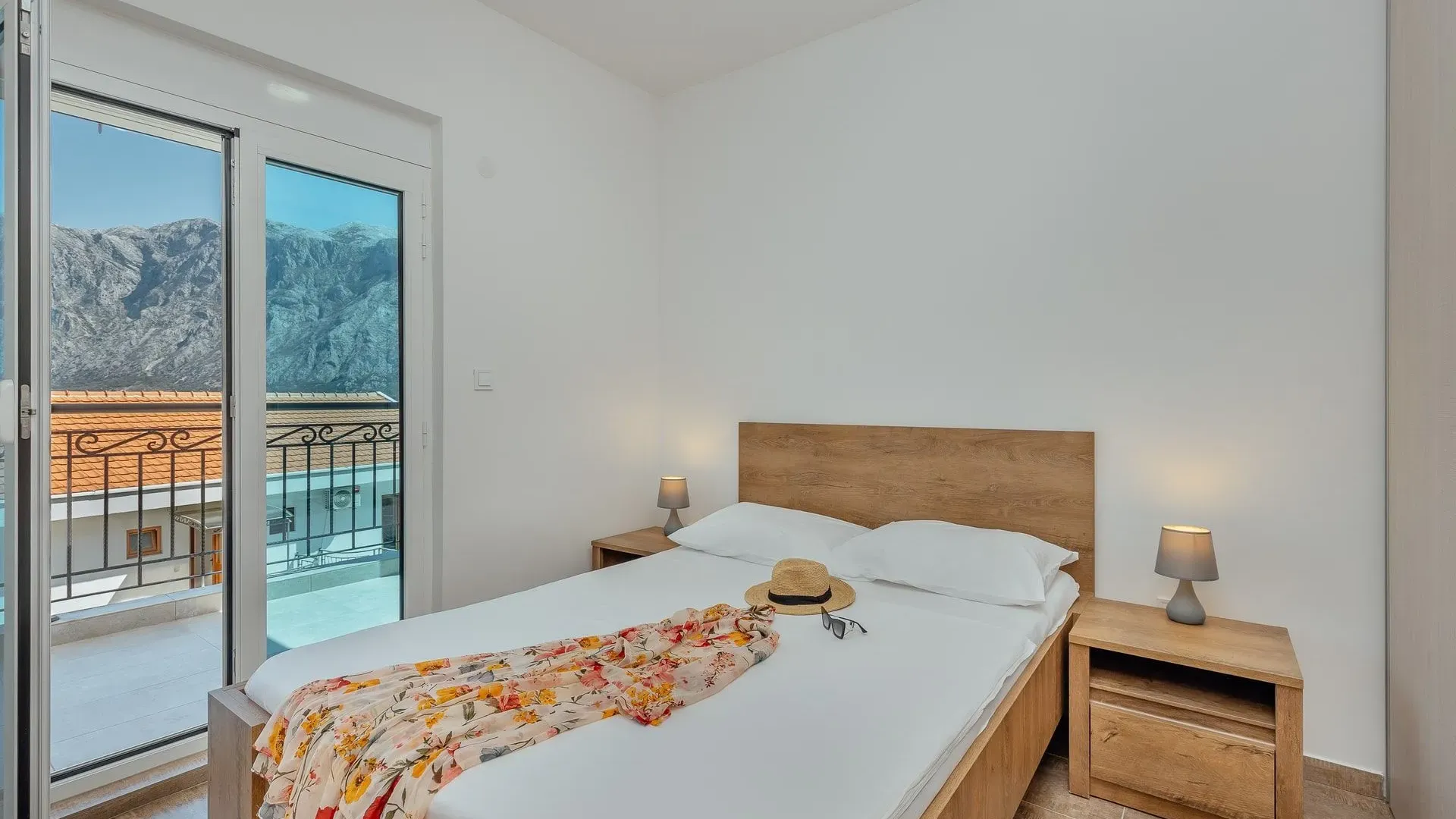 Prodaja, stan, 440m², Stoliv, Kotor