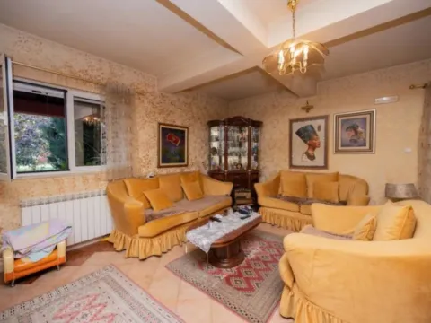 Sale, house, 250m², Donja Gorica, Podgorica - image 2