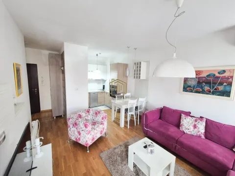 Izdavanje, jednosoban stan, 45m², City Kvart, Podgorica