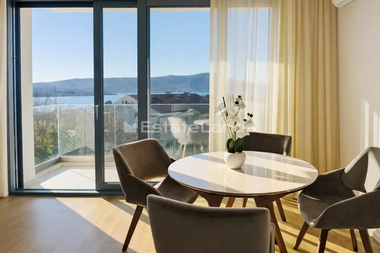 Prodaja, dvosoban stan, 76m², Kava, Tivat