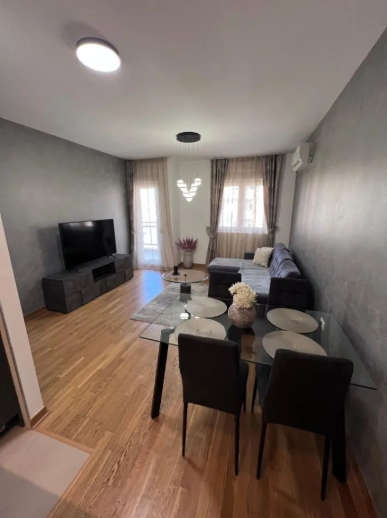 Izdavanje, jednosoban stan, 47m², City Kej, Podgorica