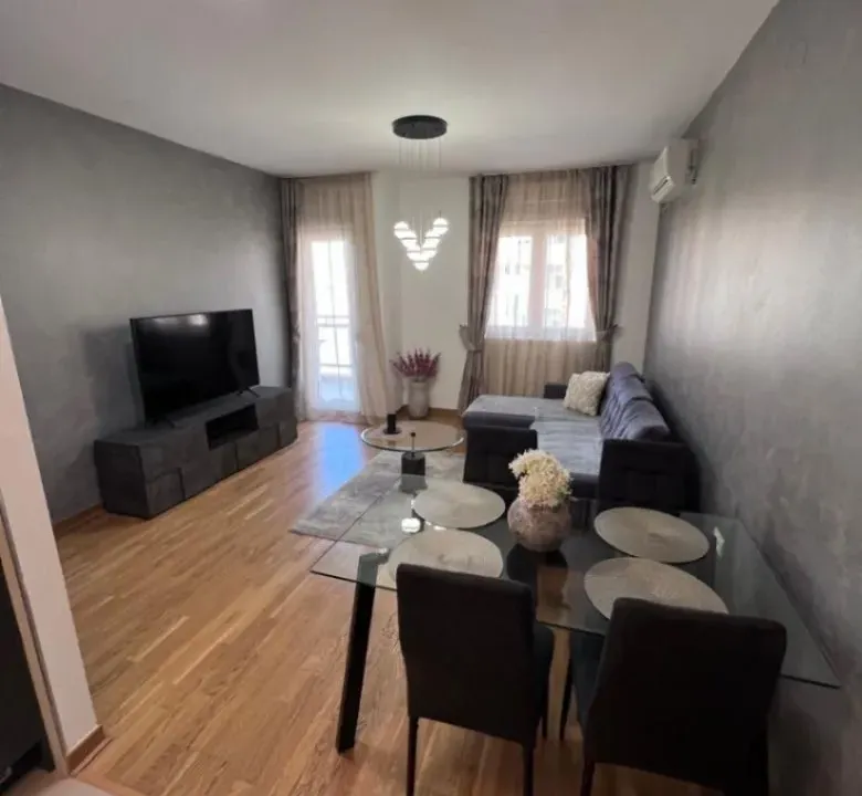 Izdavanje, jednosoban stan, 47m², City Kej, Podgorica