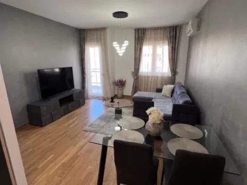 Izdavanje, jednosoban stan, 47m², City Kej, Podgorica