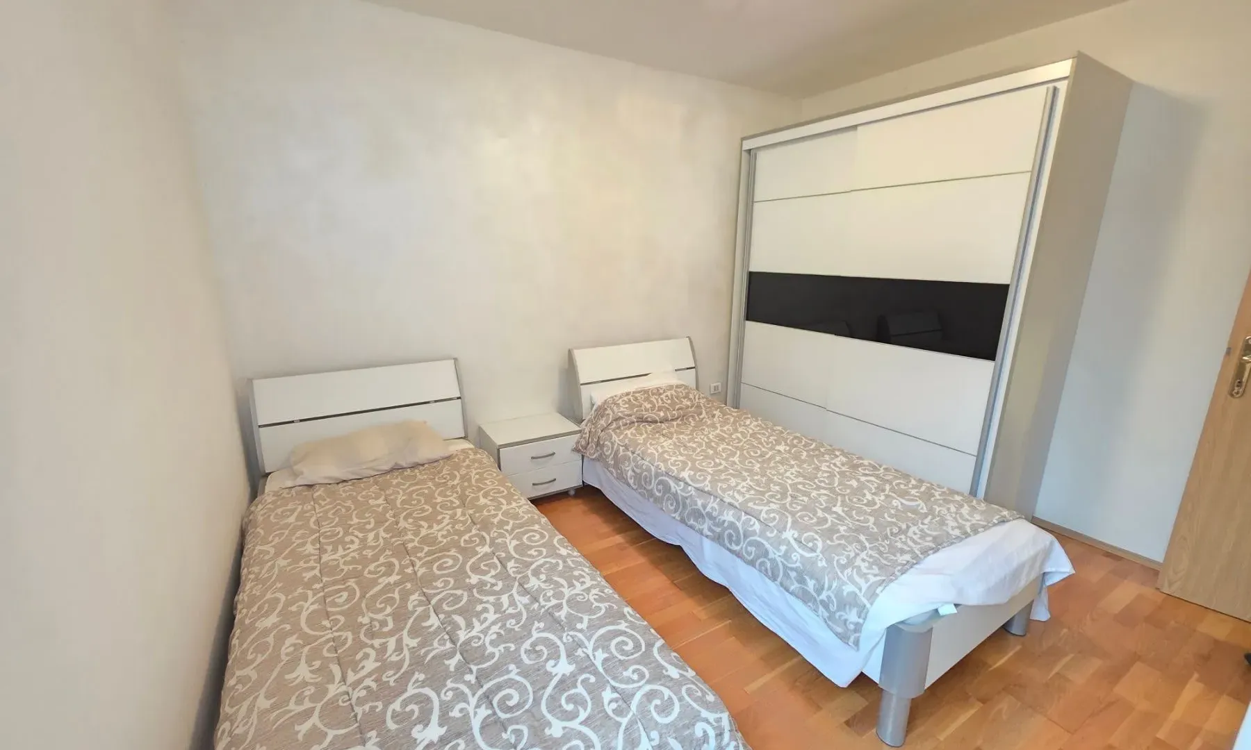 Prodaja, trosoban stan, 100m², Petrovac, Budva