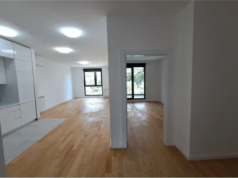 Izdavanje, dvosoban stan, 67m², Niš, Srbija - image 2