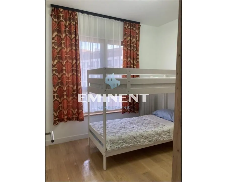 Izdavanje, trosoban stan, 75m², Savski Venac, Beograd
