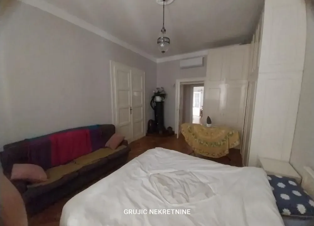 Prodaja, trosoban stan, 82m², Skadarlija, Beograd