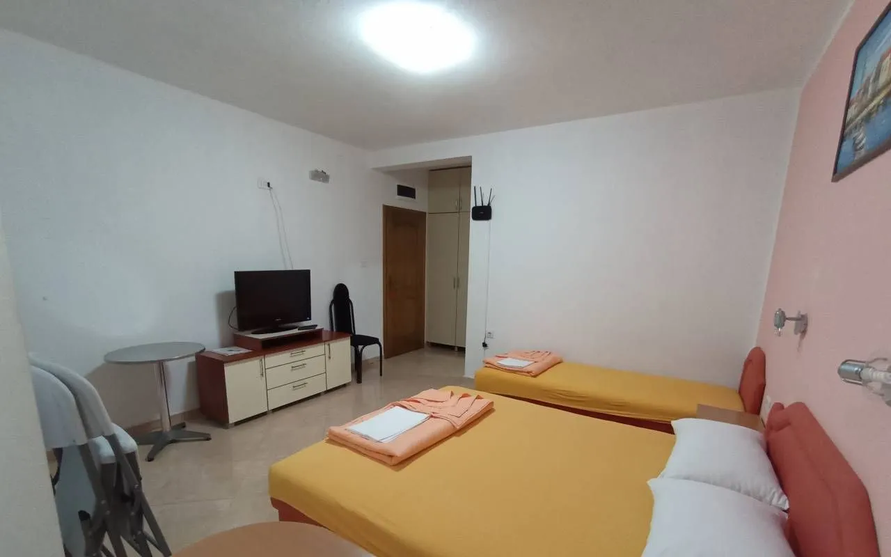 Daily-rent, studio apartment, 20m², Sutomore, Bar