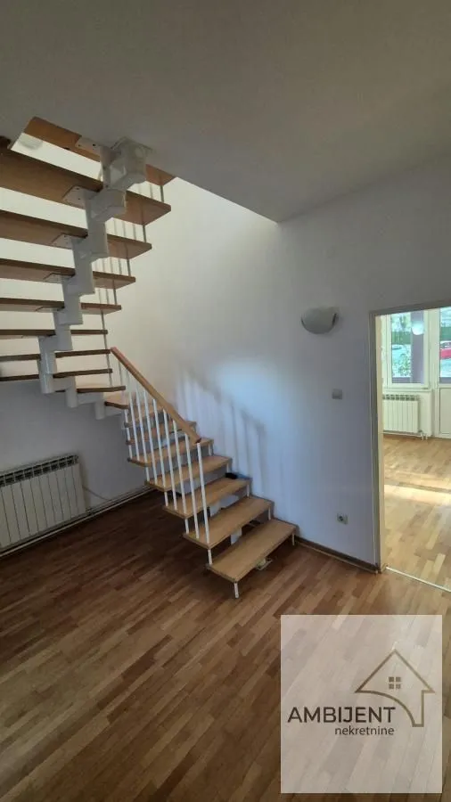 Izdavanje, četvorosoban stan, 104m², Savski Venac, Beograd