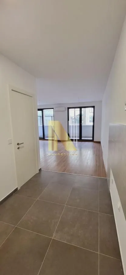 Prodaja, trosoban stan, 86m², Centar, Novi Sad